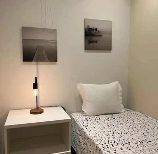 Cosy And Renewed T2 Apartament In Campolide - 1D
