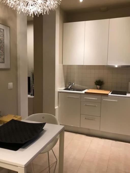Cosy And Renewed T2 In Campolide - 1d Apartament